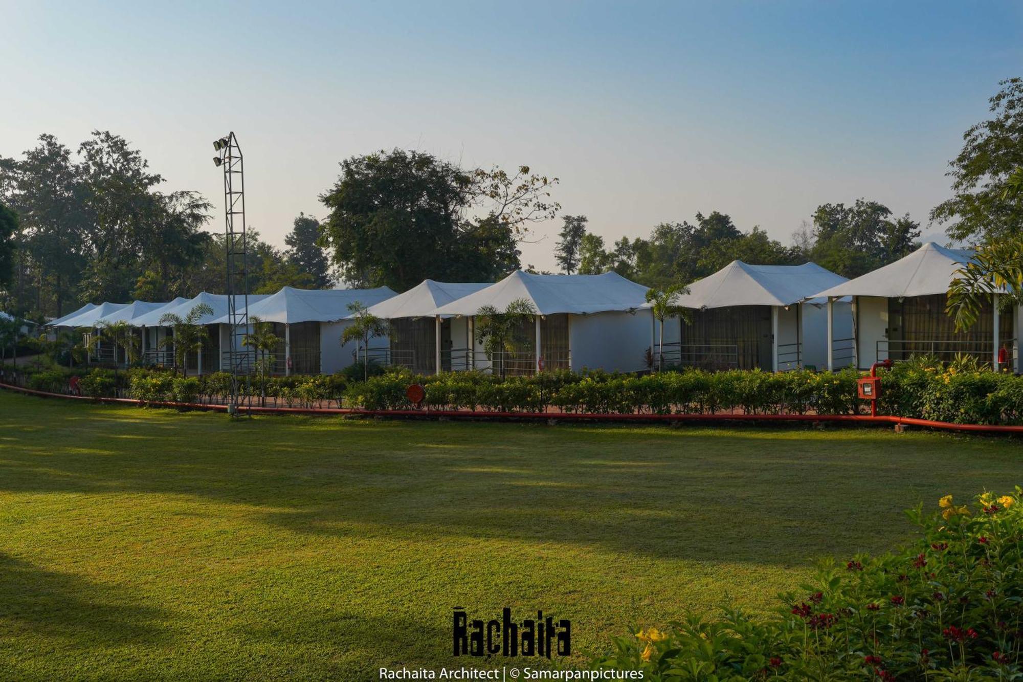 White Feather Resort Kauncha Silvassa Exterior foto